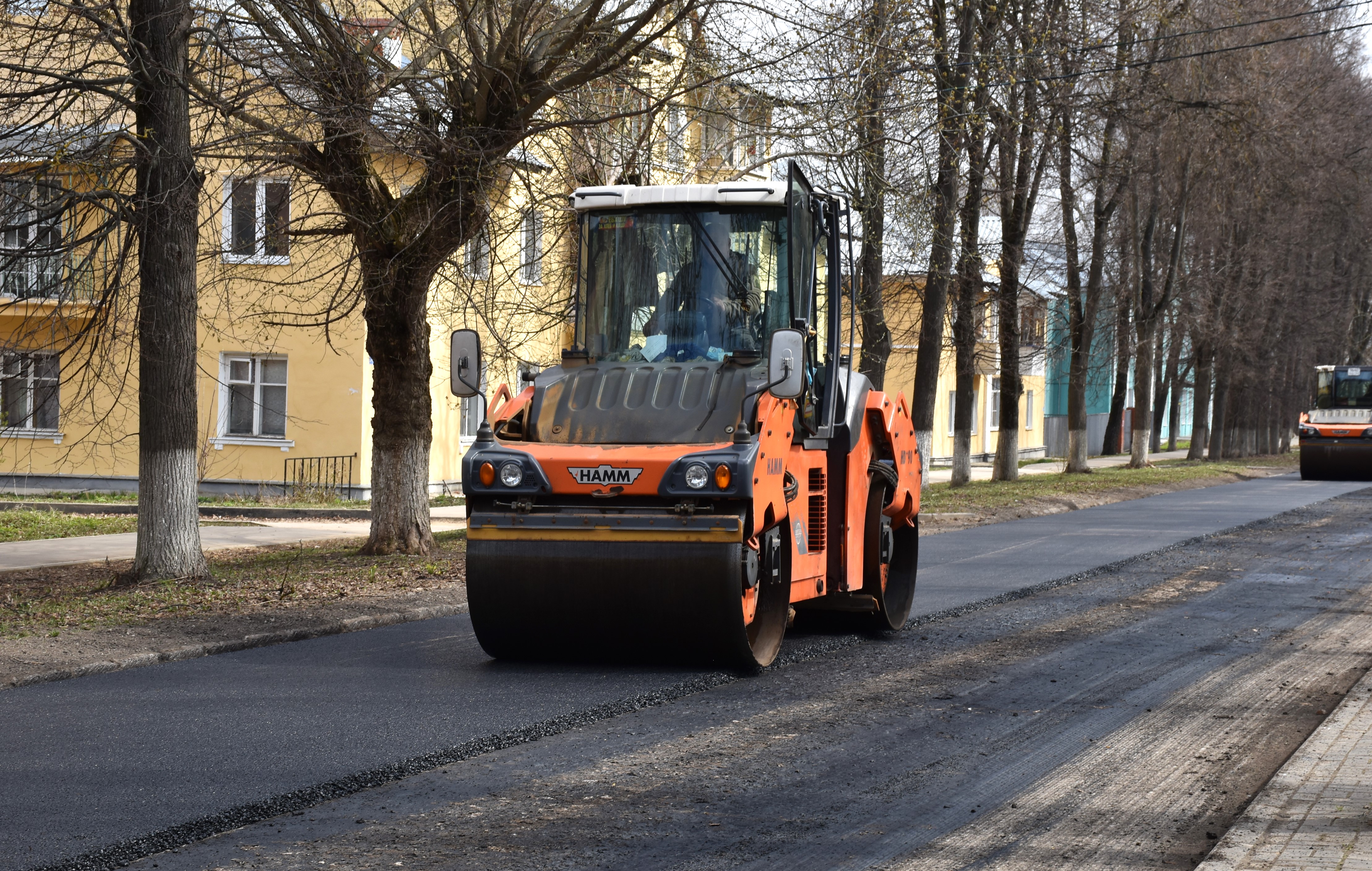 В городе Щекино продолжается ремонт дорог по нацпроекту &quot;Инфраструктура для жизни&quot;.