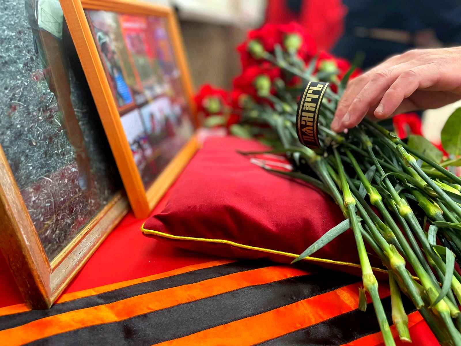 В школе №1 города Щекино открыли памятную доску выпускнику, погибшему в зоне СВО.