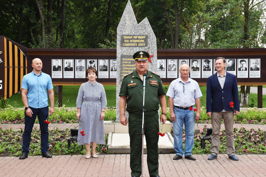 В Щекино прошло торжественное мероприятие ко Дню ВДВ.