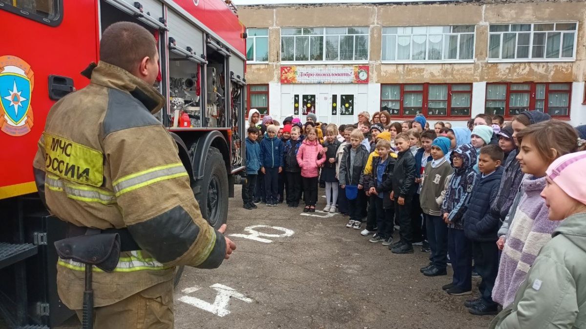 В Средней школе №6 прошел Всероссийский открытый урок культуры безопасности.