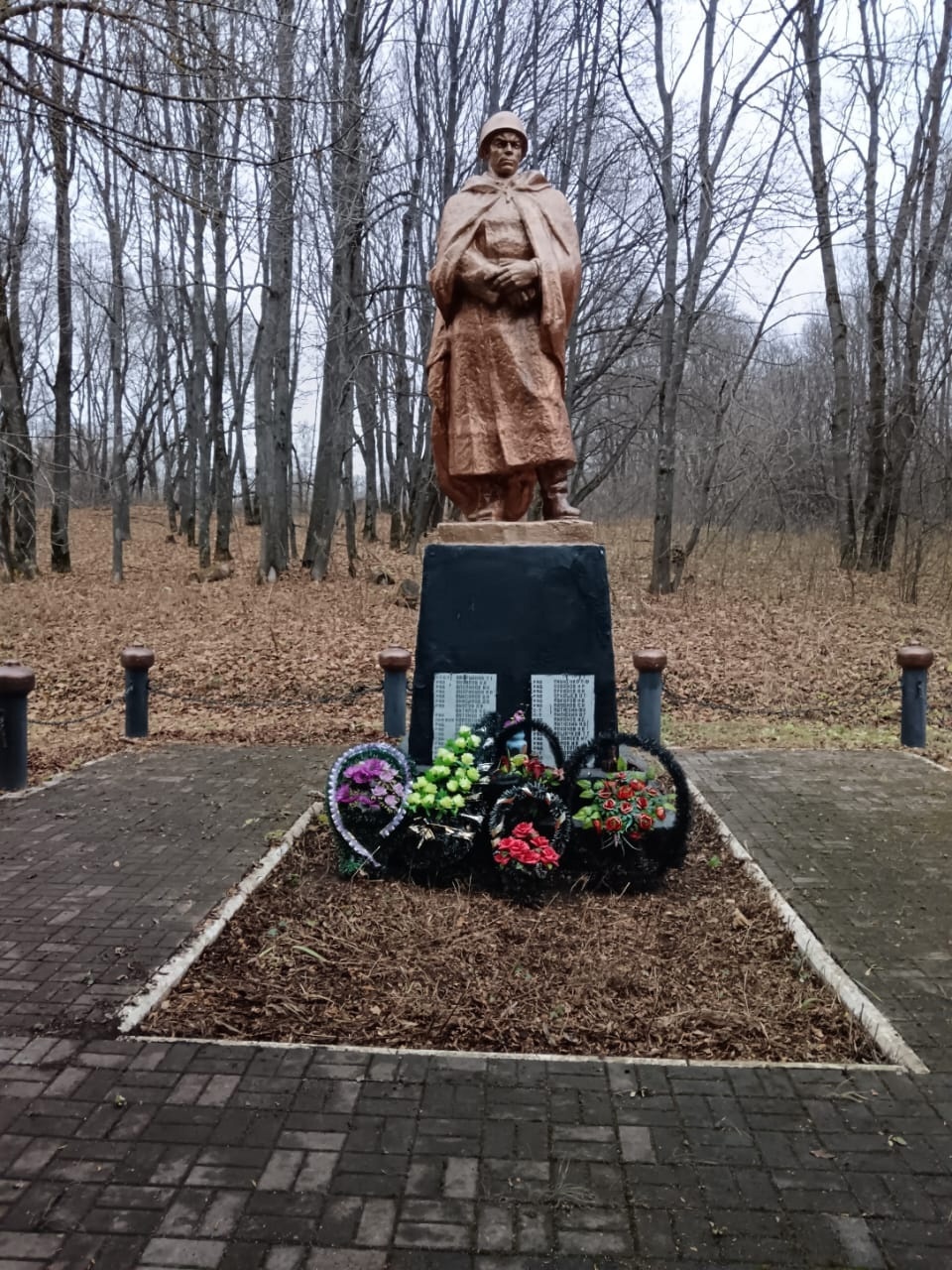 Благоустройство братского захоронения советских воинов в с. Ржаво.