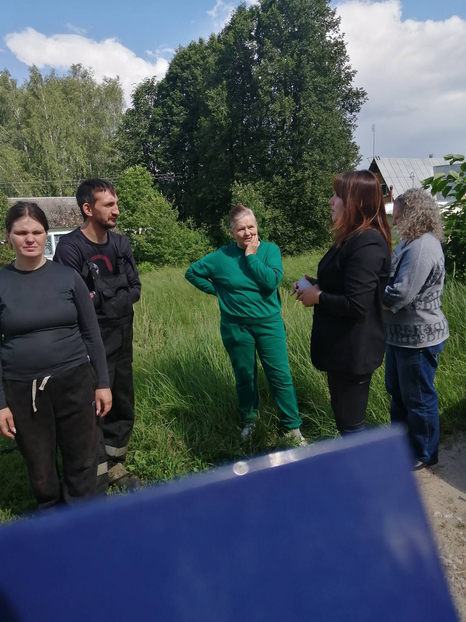 25.06.205г. в 15,00 в д. Житово-Дедово, около почтового павильона состоялась встреча населения с главой администрации МО Огаревское Щекинского района Шавловой О.В..