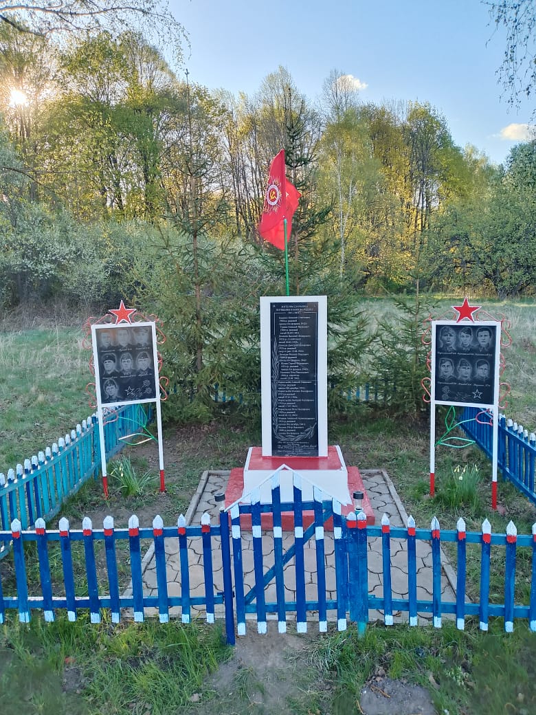 В преддверии празднования 80-й годовщины Великой Победы по всей стране проходят  субботники по уборке территории около памятников, обелисков, монументов..