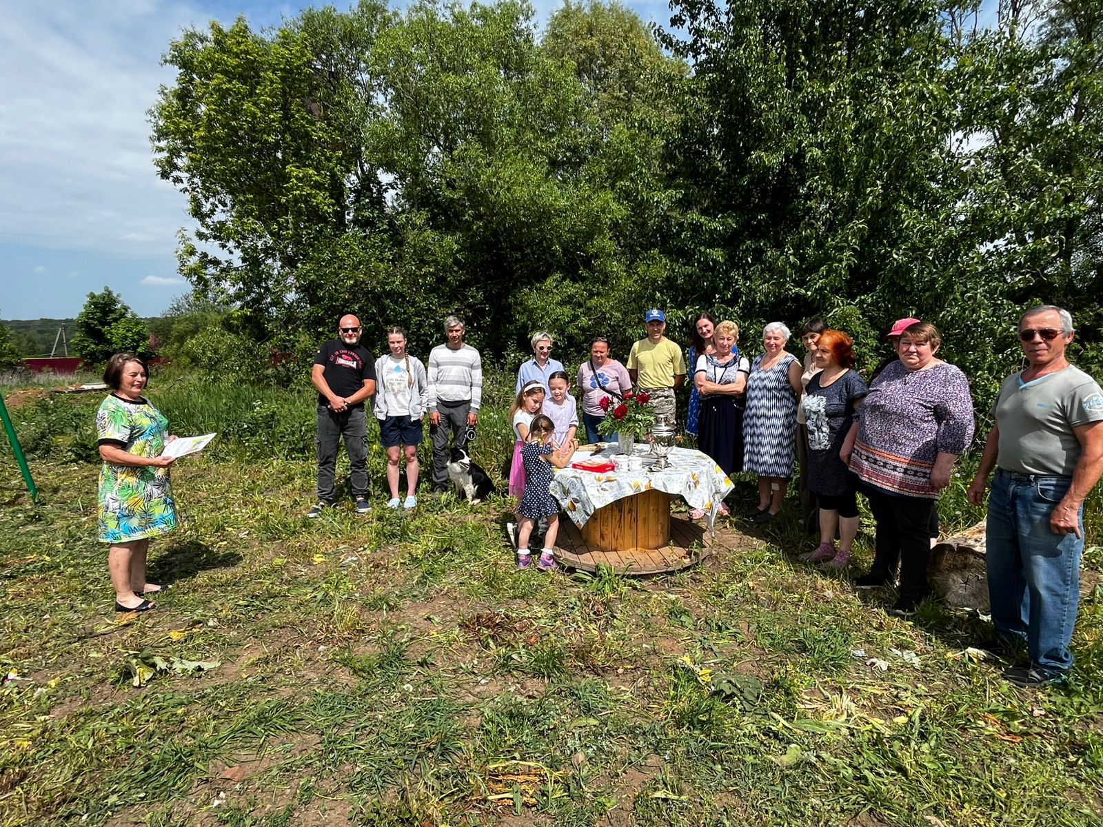 В селе Головеньки 31.05.2025 года состоялось праздничное  мероприятие  посиделки  «Дружные соседи» приуроченное к празднику День соседей!.