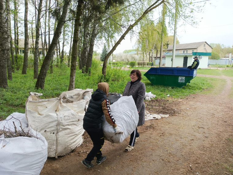 Щекинский район присоединился ко Всероссийскому субботнику. Щекинский район присоединился ко Всероссийскому субботнику.