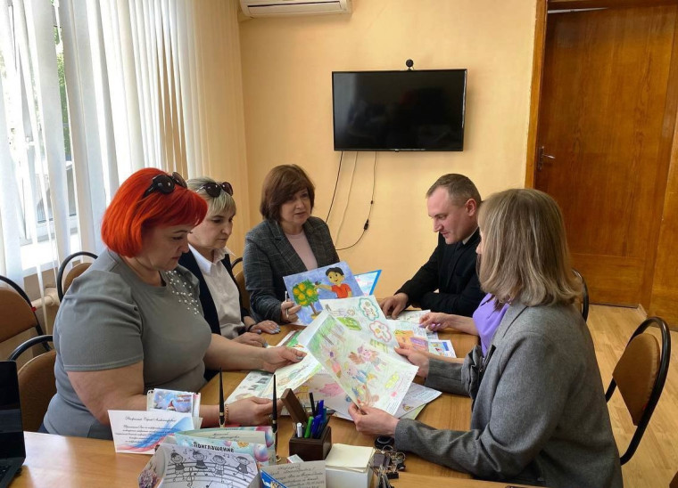 В преддверии Дня финансиста уже второй год подряд Финансовое управление совместно с Комитетом по образованию администрации Щекинского района организуют творческий конкурс среди юных художников — воспитанников детских садов. В преддверии Дня финансиста уже второй год подряд Финансовое управление совместно с Комитетом по образованию администрации Щекинского района организуют творческий конкурс среди юных художников — воспитанников детских садов.