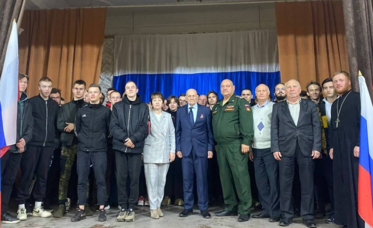 В Щекино торжественно отметили День призывника. В Щекино торжественно отметили День призывника.